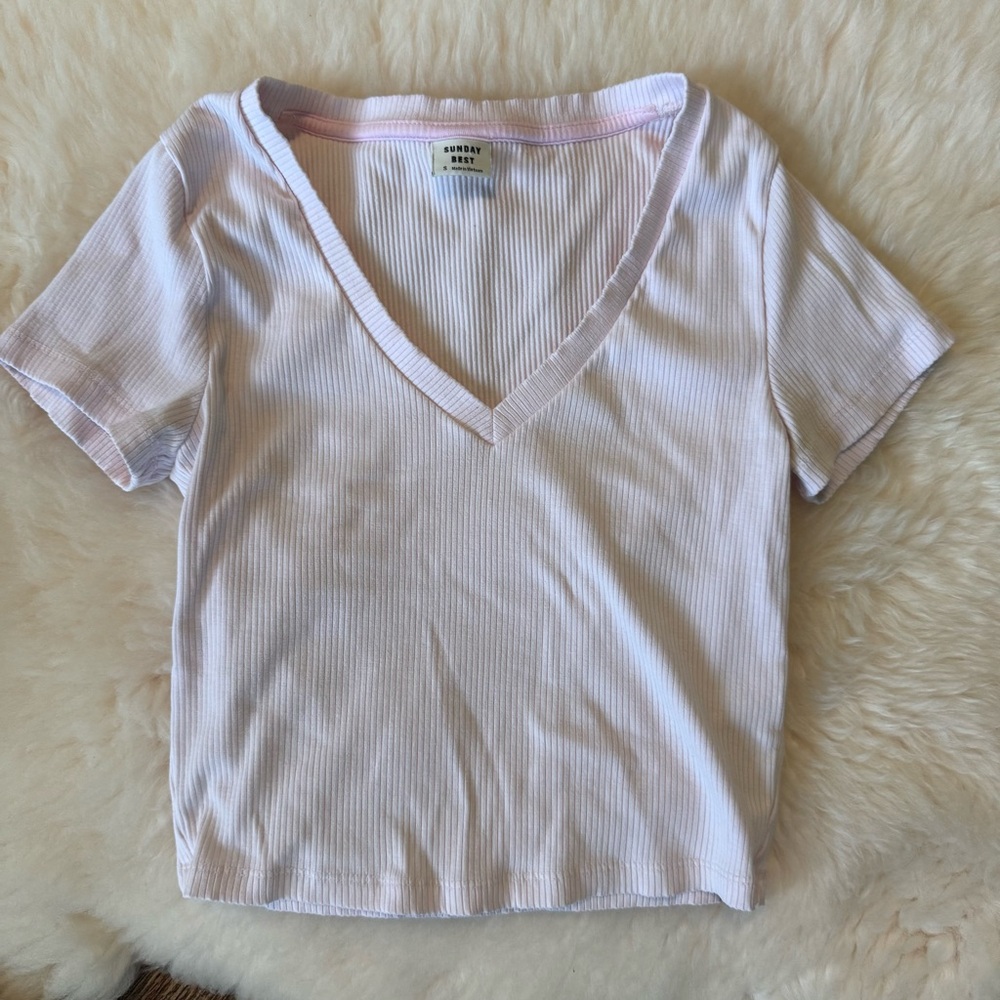 Sunday Best Cropped Ribbed V-Neck Pink Tee